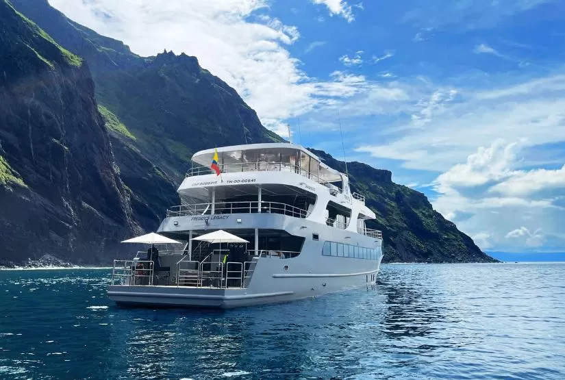 Tribute Yacht Galapagos