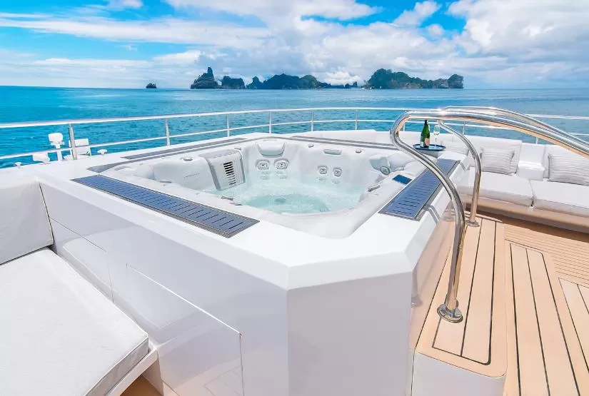 Tribute Yacht Jacuzzi