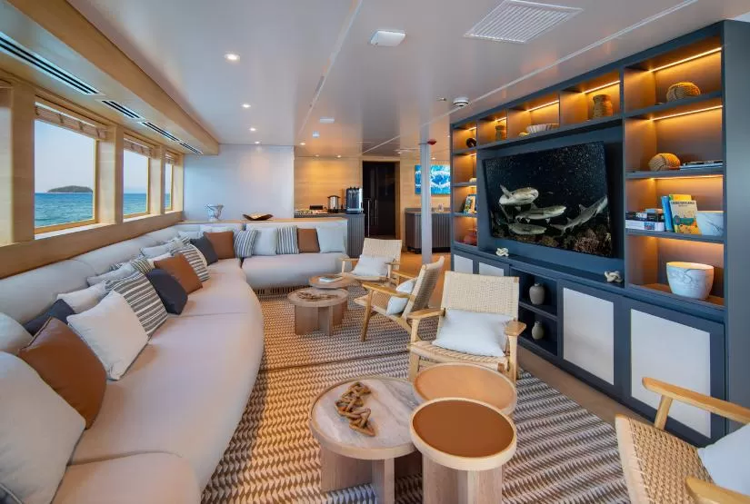 Tribute Yacht Lounge1