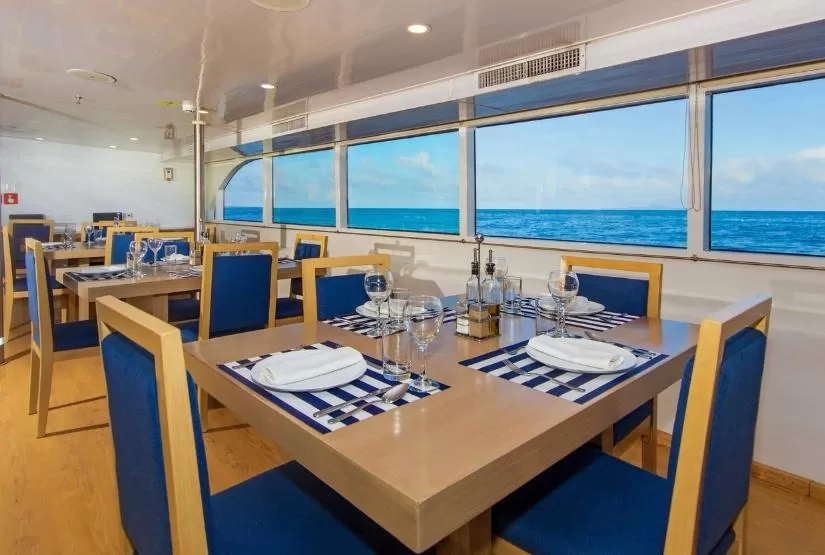 Calipso Yacht Galapagos dining room