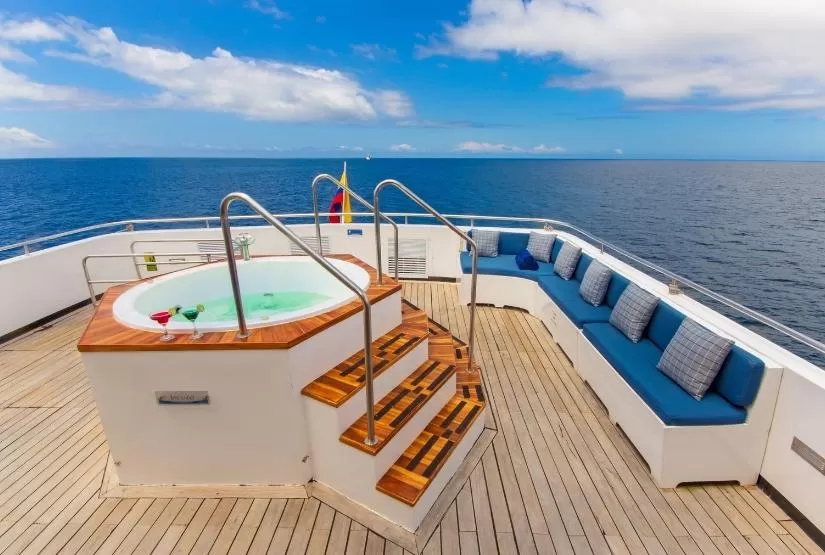 Calipso Yacht Jacuzzi