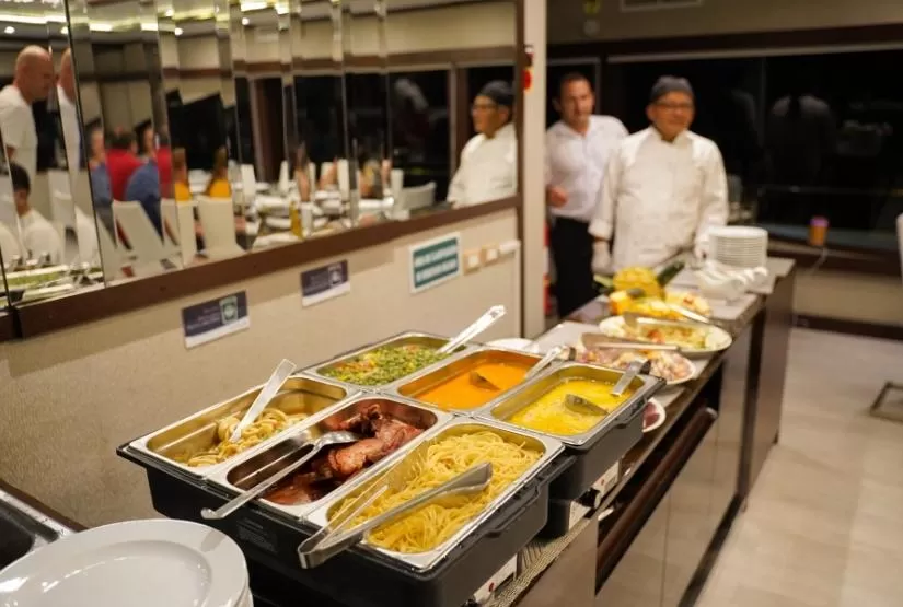 Grand Majestic Yacht Buffet