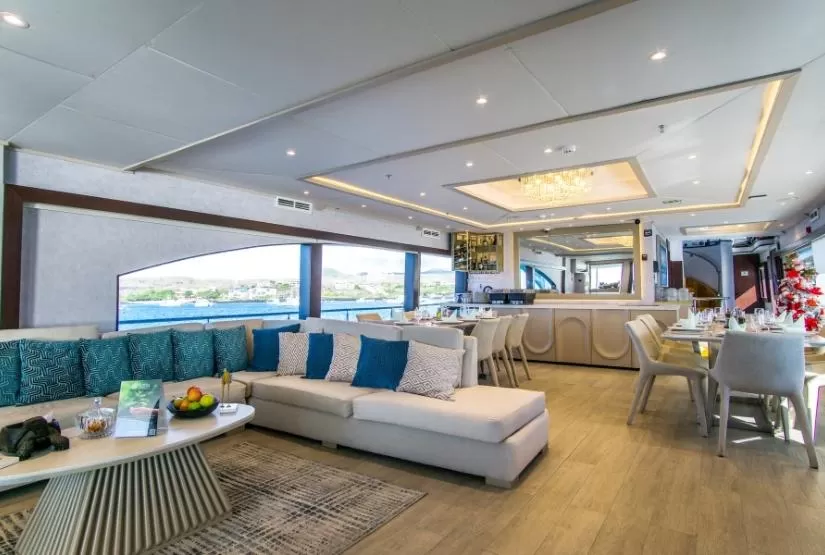 Grand Majestic Yacht Social area