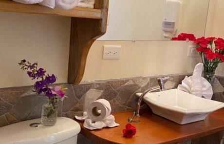 bathroom armonia de mindo